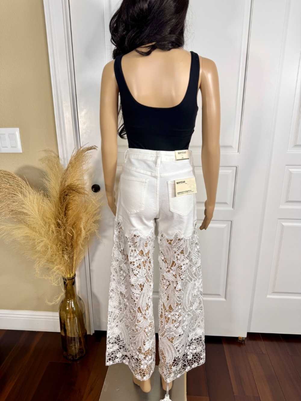 WHITE HIGH WAIST CRYSTAL EMBELLISHED CURVE HUGGING WIDE LEG LACE JEANS -NWT - Picture 12 of 17